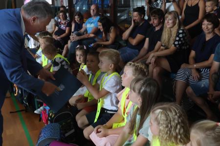 PRVI ŠOLSKI DAN GRAHOVO 13A FOTO LJUBO VUKELIČ